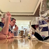043 - We zitten klaar voor het diner